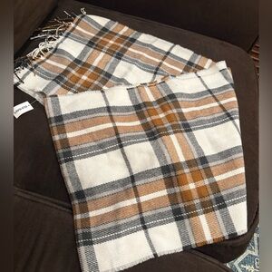 Old Navy Plaid Scarf in Cream, Tan and Gray